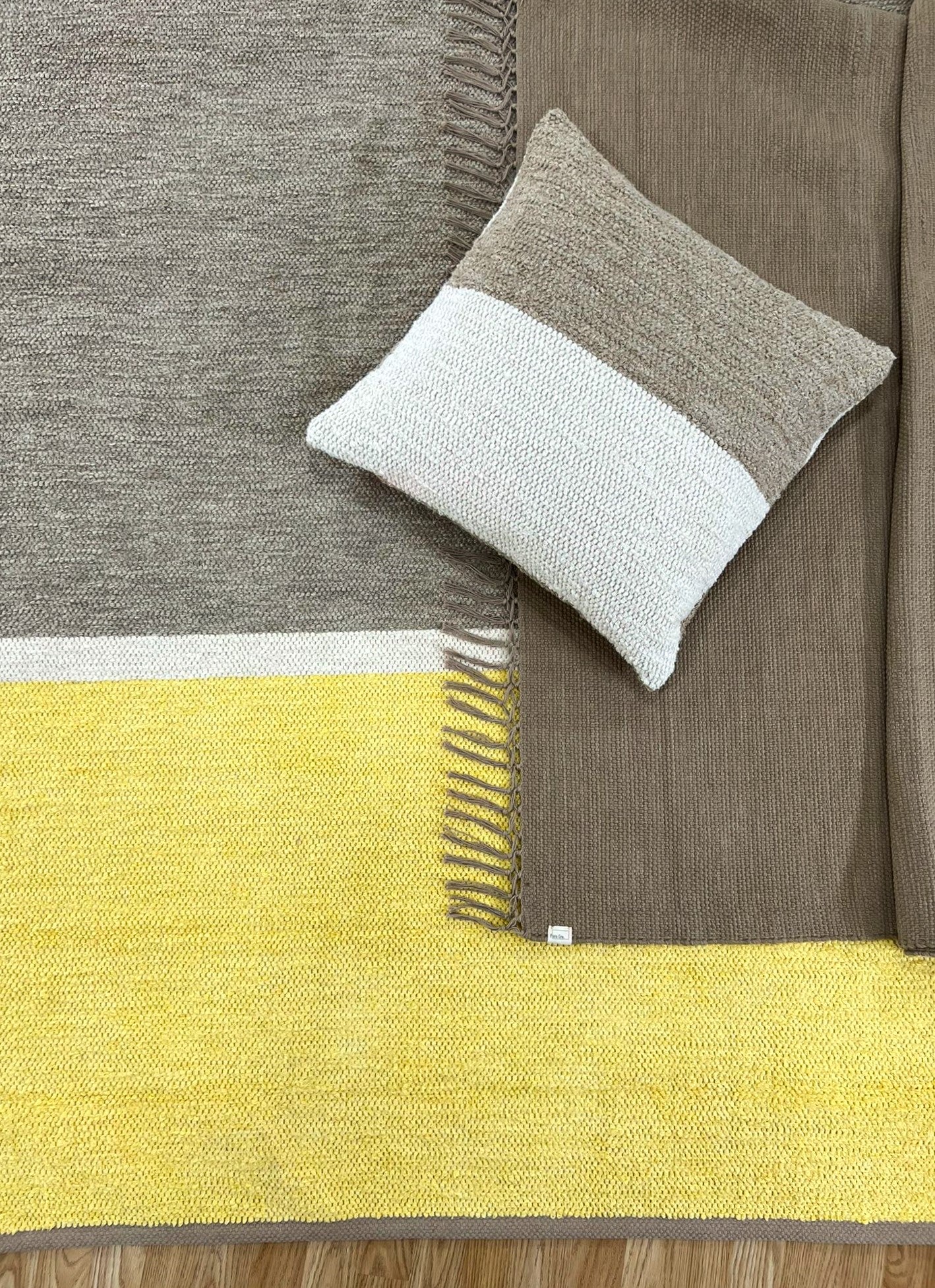 TAPETE DOURO - AMARELO CLARO